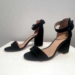 MADEWELL womans 8 strap black suede shoe with block heel